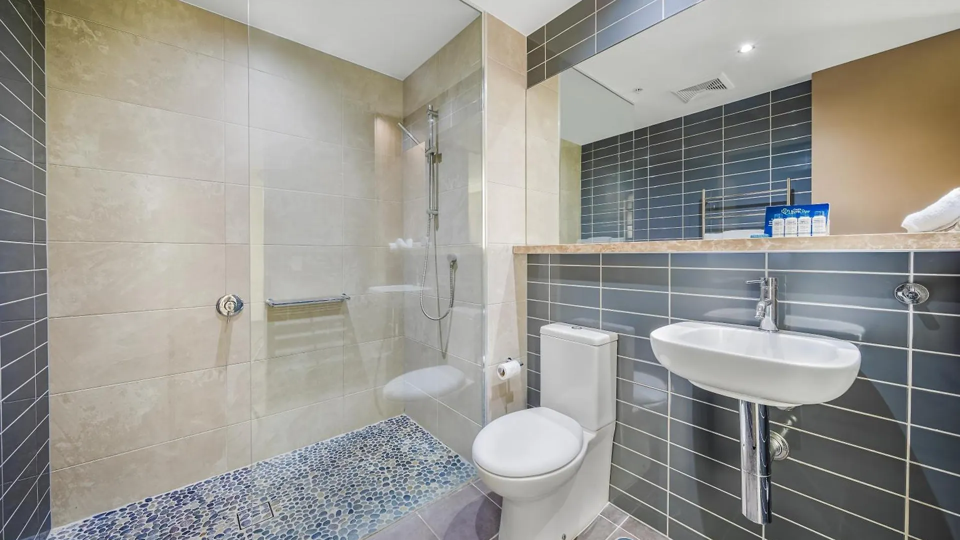 Oaks Redcliffe Mon Komo Suites Lejlighedshotel