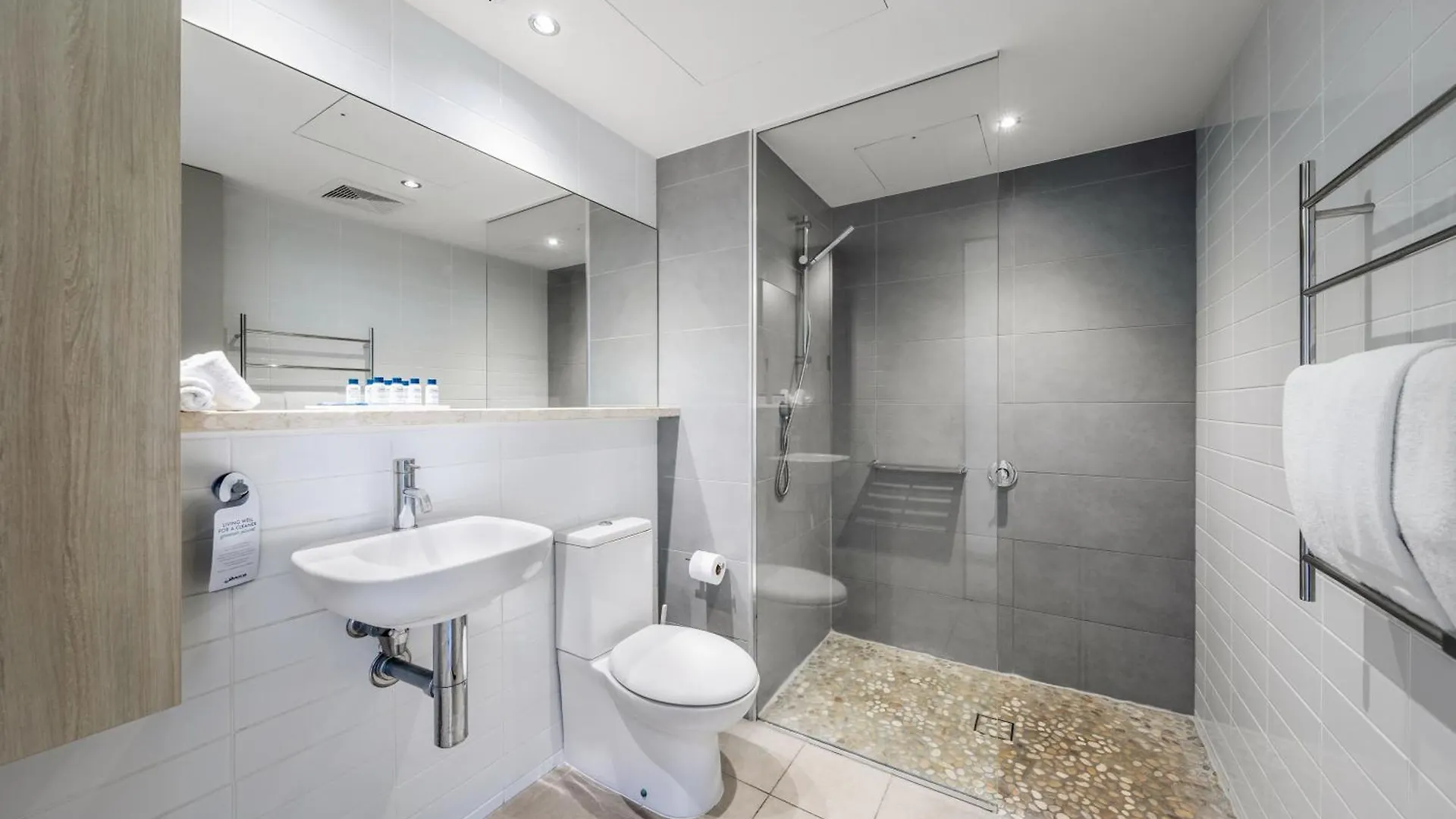 Oaks Redcliffe Mon Komo Suites 4*,